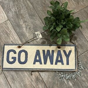 Brandy Melville “GO AWAY”